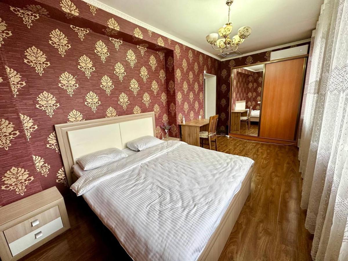 Hostel 4U Bishkek Exterior photo